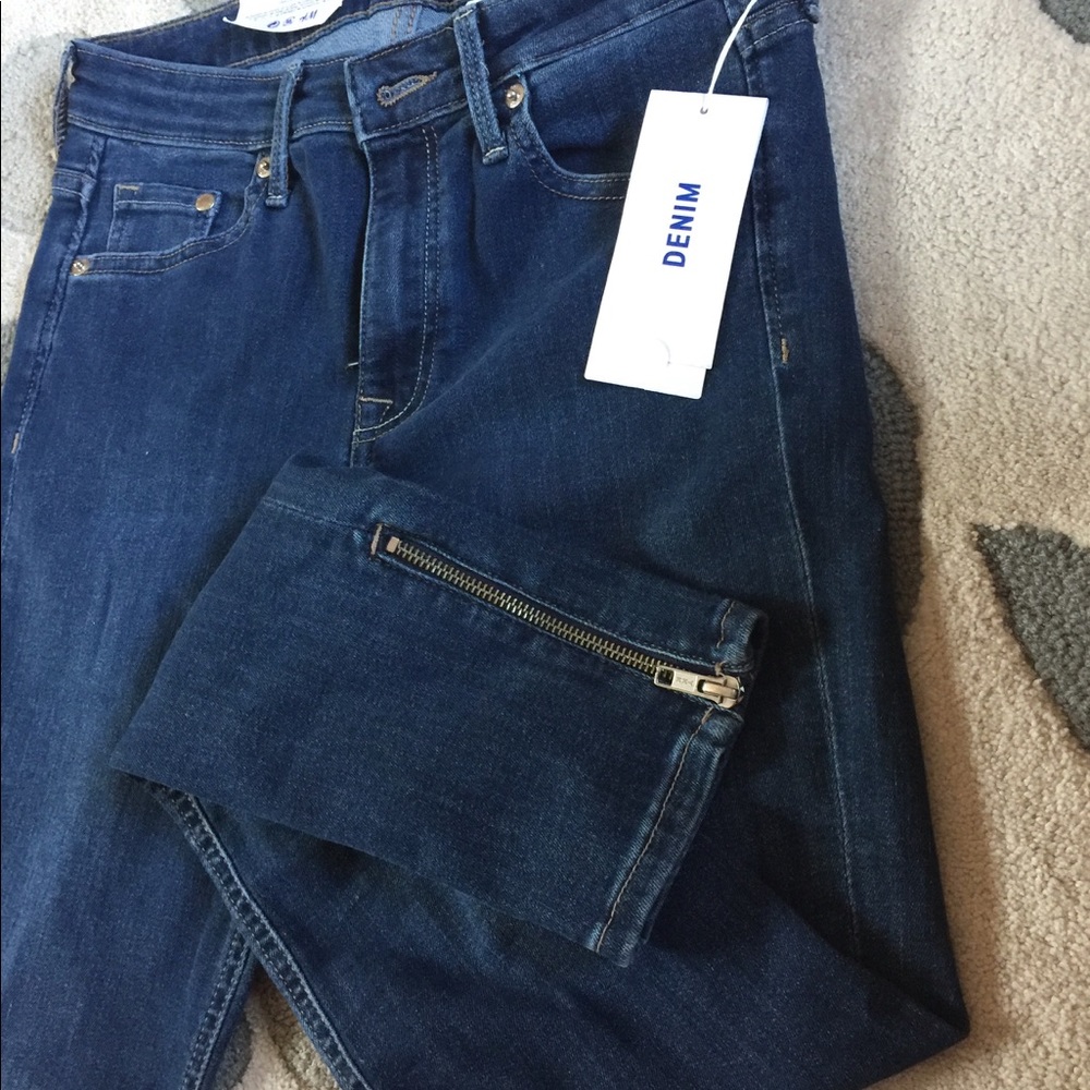 H&M dark wash denim jeans! Sz 28 NEVER BEEN WORN!
